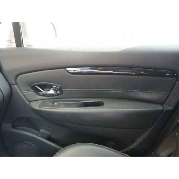 Recambio de guarnecido puerta delantera derecha para renault scenic iii grand dynamique referencia OEM IAM   