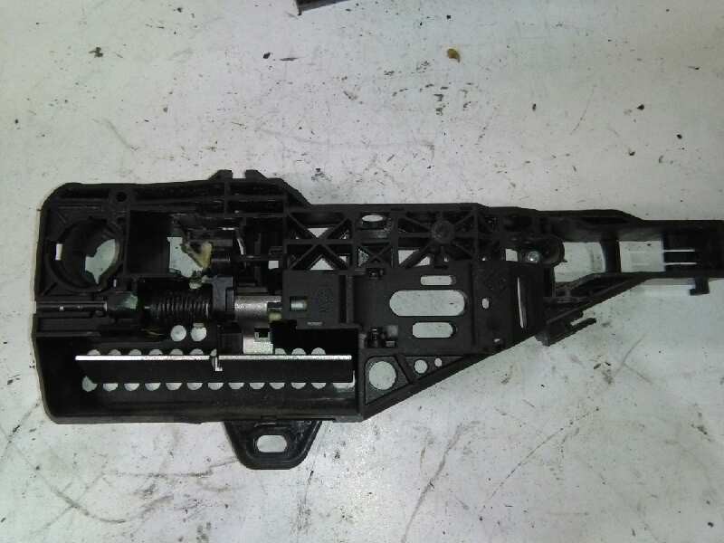 Recambio de maneta exterior delantera izquierda para renault clio iv grandtour expression referencia OEM IAM  SOPORTE IZQUIERDO