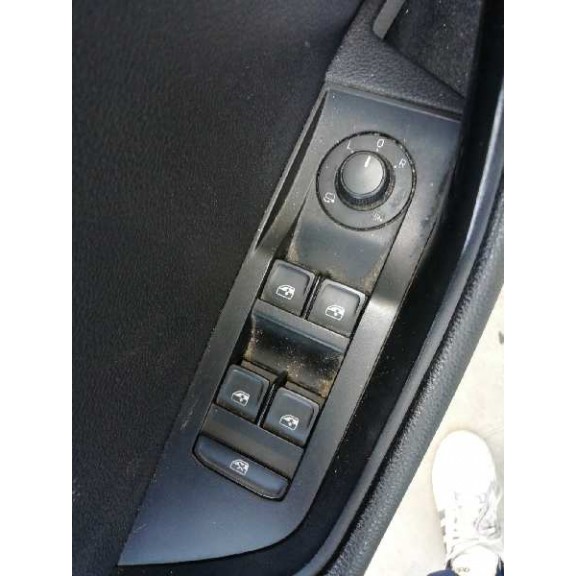 Recambio de mando elevalunas delantero izquierdo para skoda superb (3v3) 2.0 tdi referencia OEM IAM   