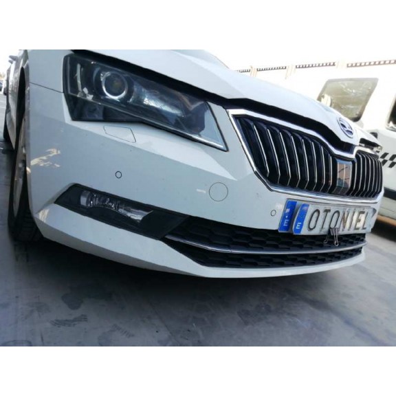 Recambio de paragolpes delantero para skoda superb (3v3) 2.0 tdi referencia OEM IAM   