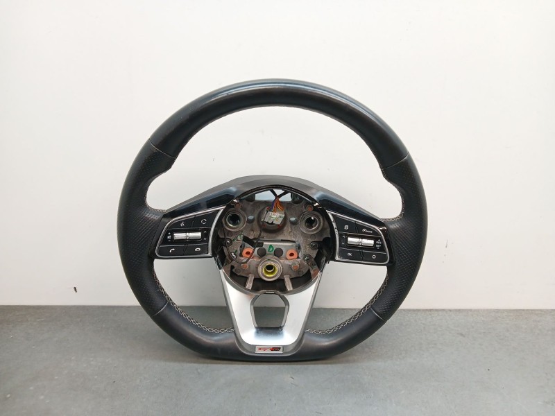 Recambio de volante para kia ceed gt line referencia OEM IAM gt line 56100j7aa0sa1 desgastado