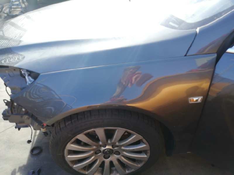Recambio de aleta delantera izquierda para opel insignia berlina cosmo referencia OEM IAM 13277520 UN TOQUE 