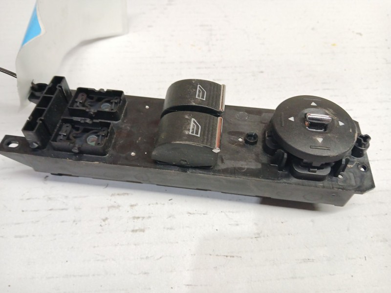 Recambio de mando elevalunas delantero izquierdo para ford fiesta (ccn) trend referencia OEM IAM 3S010094017  