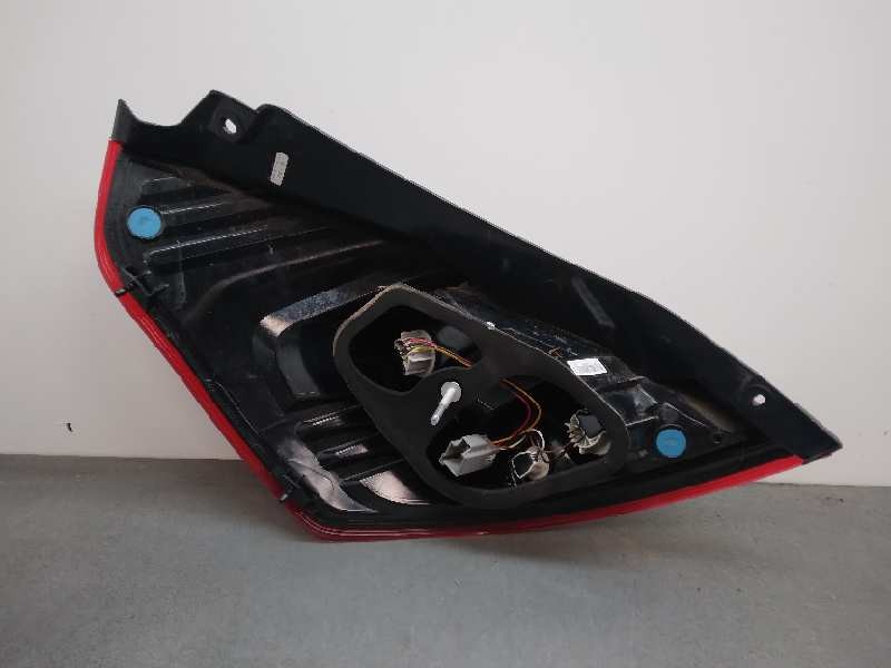 Recambio de piloto trasero derecho para ford fiesta (ccn) trend referencia OEM IAM C1BB13404AD  