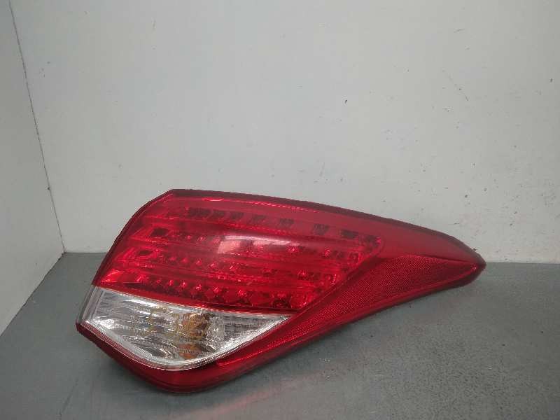 Recambio de piloto trasero derecho para hyundai i40 premium referencia OEM IAM 924023Z3  