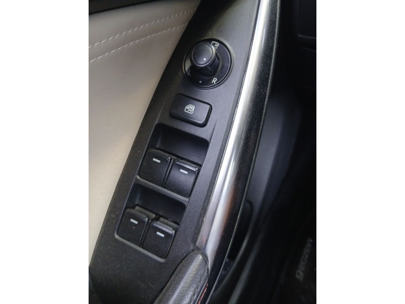 Recambio de mando elevalunas delantero izquierdo para mazda 6 station wagon (gj, gl) 2.2 d referencia OEM IAM   