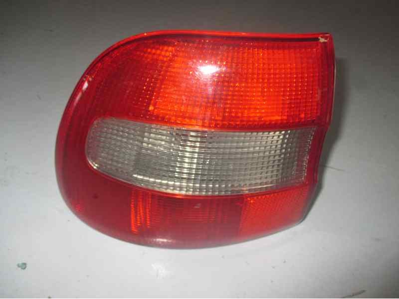 Recambio de piloto trasero izquierdo para volvo v40 familiar 1.9 d referencia OEM IAM  EXTERIOR 