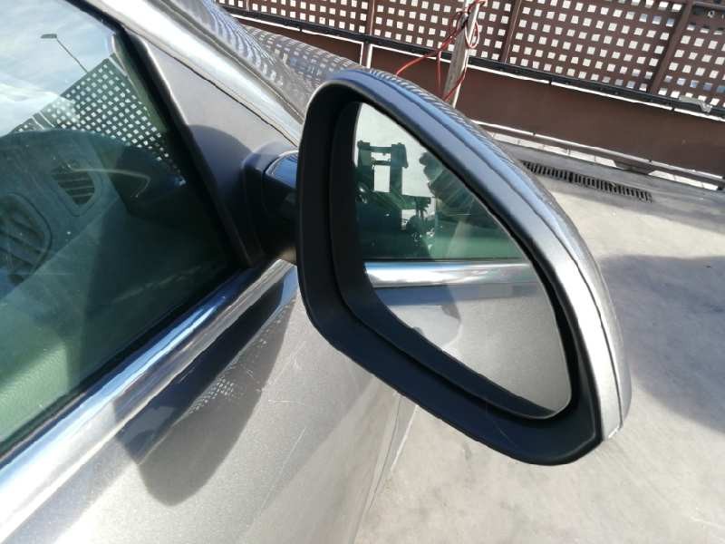 Recambio de retrovisor derecho para opel insignia berlina cosmo referencia OEM IAM 13269581 6 PINES GRIS