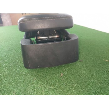 Recambio de apoyabrazos central para mazda cx-7 (er) luxury referencia OEM IAM  CUERO NEGRO 