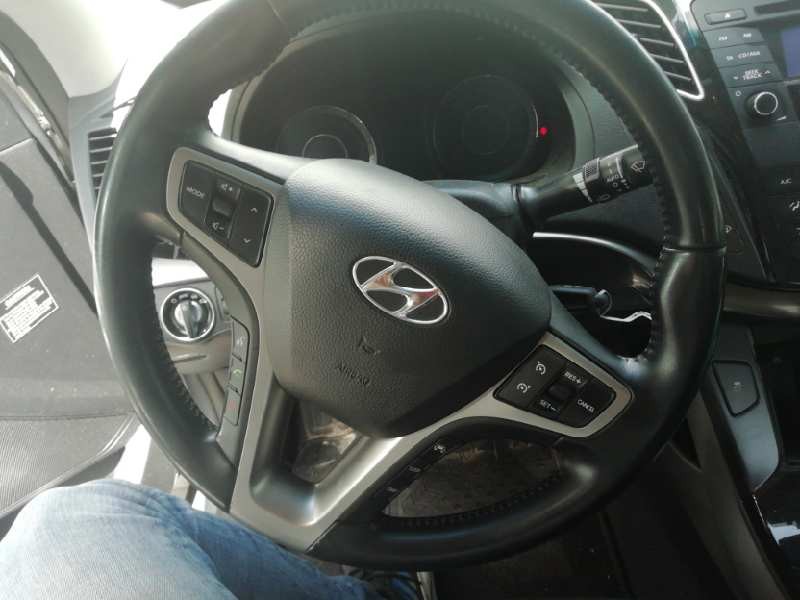 Recambio de volante para hyundai i40 premium referencia OEM IAM  SIN AIRBAG 
