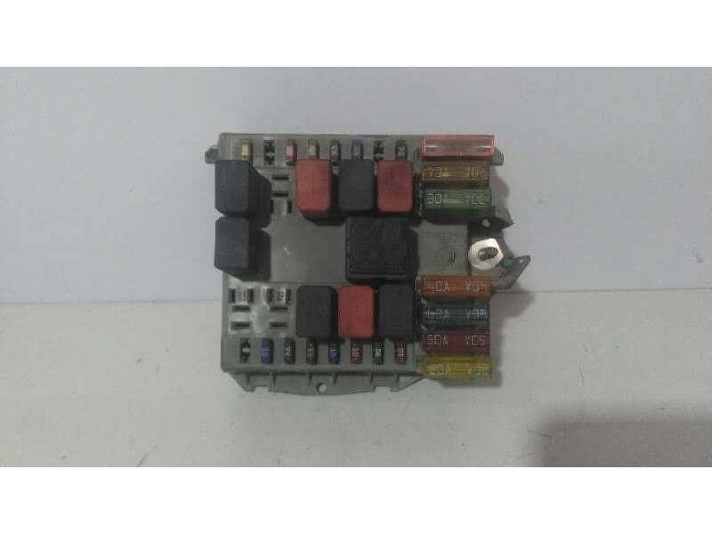 Recambio de caja reles / fusibles para fiat punto berlina (188) 1.9 diesel eco referencia OEM IAM 46768481  