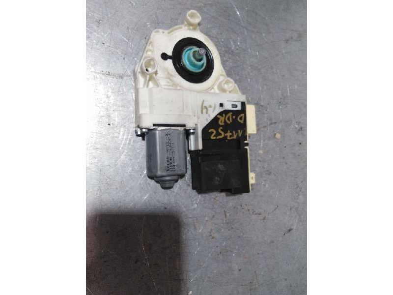 Recambio de motor elevalunas delantero derecho para citroën c4 berlina vtr plus referencia OEM IAM 9647441380  