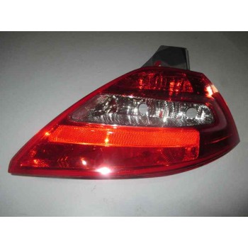 PILOTO TRASERO DERECHO JUM42424096 NUEVO 2006>