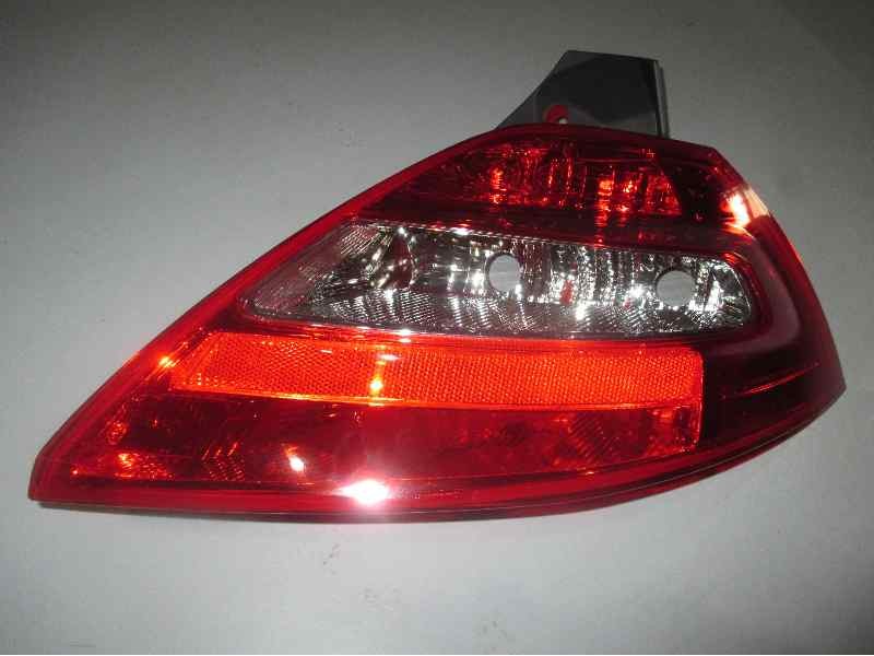 Recambio de piloto trasero derecho para renault megane ii berlina 5p referencia OEM IAM JUM42424096 NUEVO 2006>