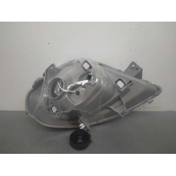 Recambio de faro izquierdo para renault trafic caja cerrada (ab 4.01) referencia OEM IAM 2606000QAE NUEVO 01-06