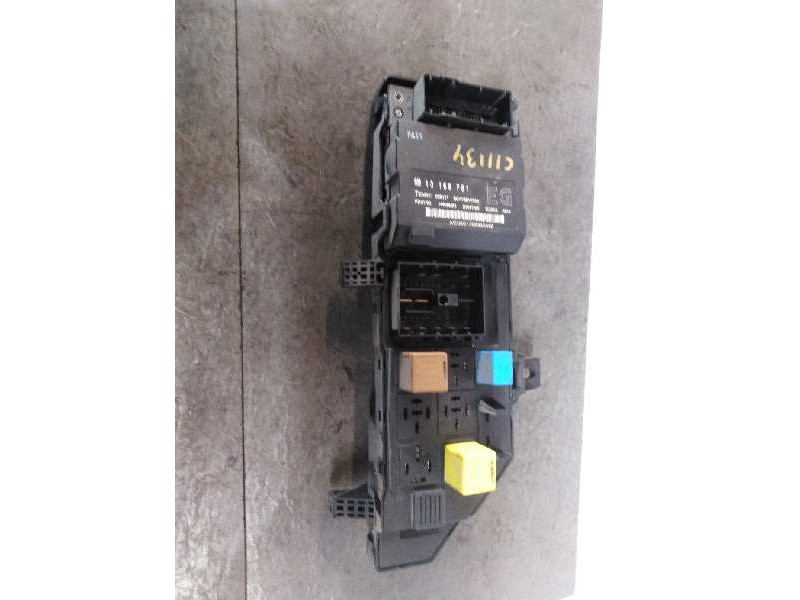 Recambio de caja reles / fusibles para opel vectra c berlina club referencia OEM IAM 13168781  