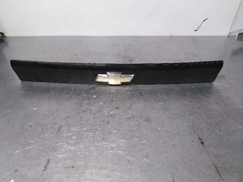 Recambio de molduras traseras para chevrolet kalos 1.2 s (d/a) referencia OEM IAM   