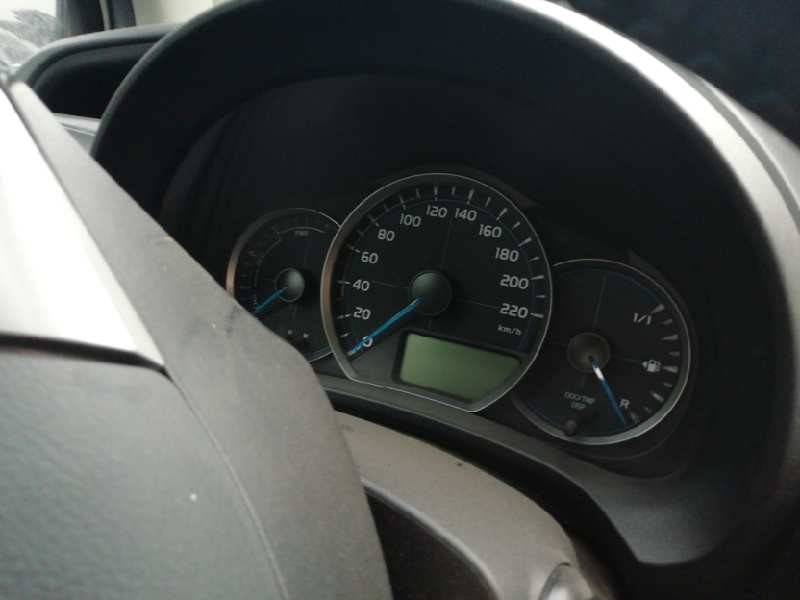 Recambio de cuadro instrumentos para toyota yaris hybrid feel! referencia OEM IAM   