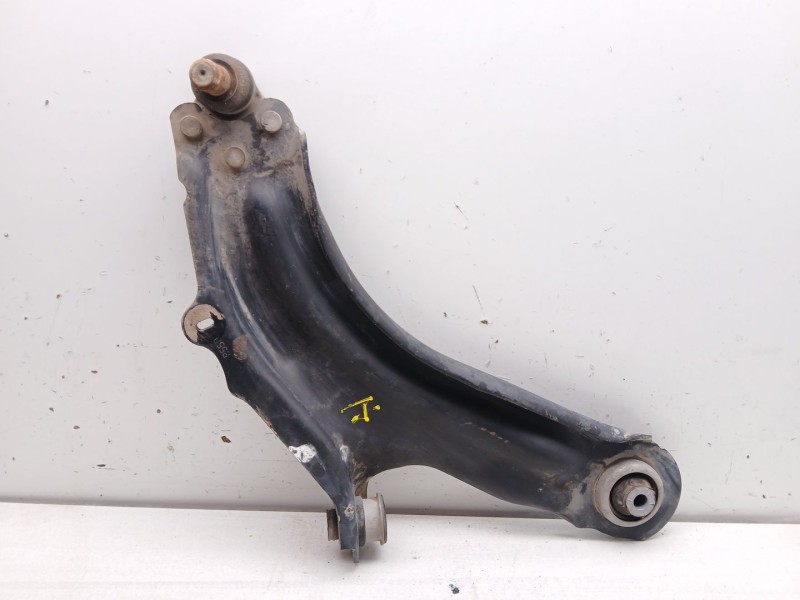 Recambio de brazo suspension inferior delantero derecho para renault kangoo profesional referencia OEM IAM 8200586567  