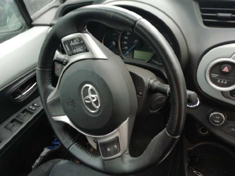 Recambio de volante para toyota yaris hybrid feel! referencia OEM IAM  SIN AIRBAG 