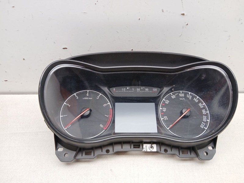 Recambio de cuadro instrumentos para opel corsa e 120 aniversario referencia OEM IAM 39129457 367030224 