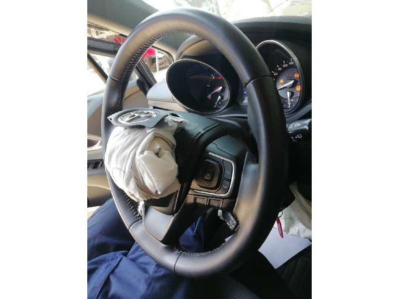 Recambio de volante para toyota avensis touring sports advance referencia OEM IAM   