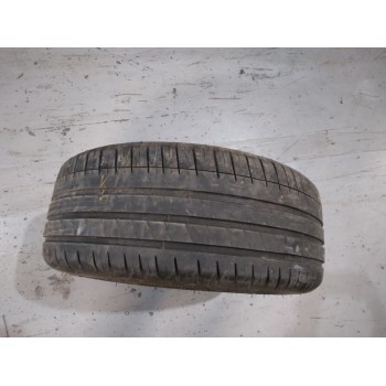 Recambio de neumatico para ford focus st-line referencia OEM IAM 235-40-18 95W X1 18´´