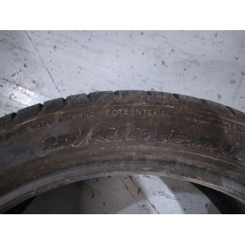 Recambio de neumatico para ford focus st-line referencia OEM IAM 235-40-18 95W X1 18´´