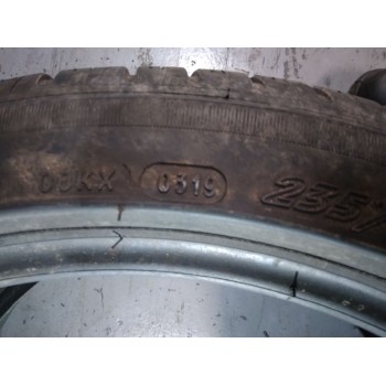 Recambio de neumatico para ford focus st-line referencia OEM IAM 235-40-18 95W X1 18´´