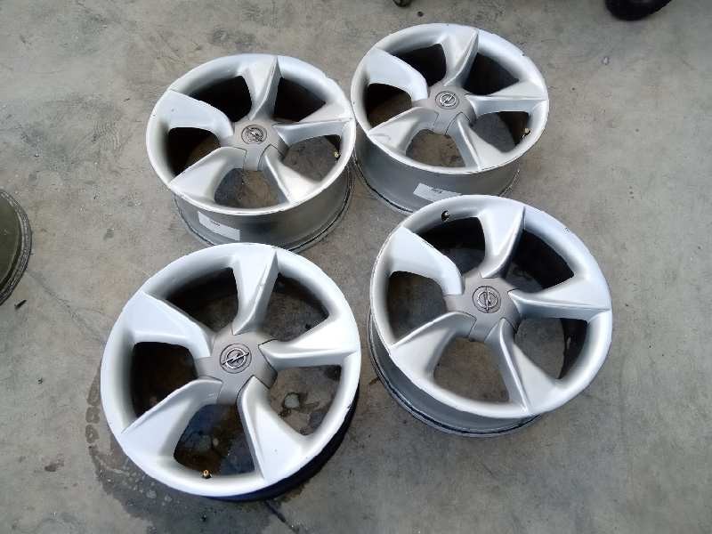 Recambio de juego llantas para opel astra j gtc sport referencia OEM IAM 8JX19 IS36 X4 SIN NEUMATICOS 19