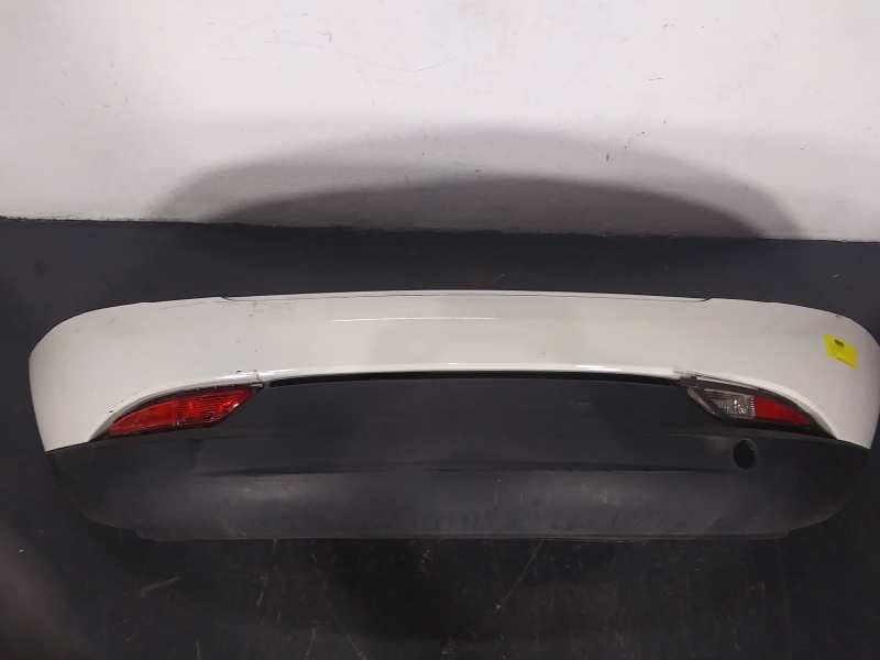 Recambio de paragolpes trasero para lancia delta (181) gold referencia OEM IAM 735482577  