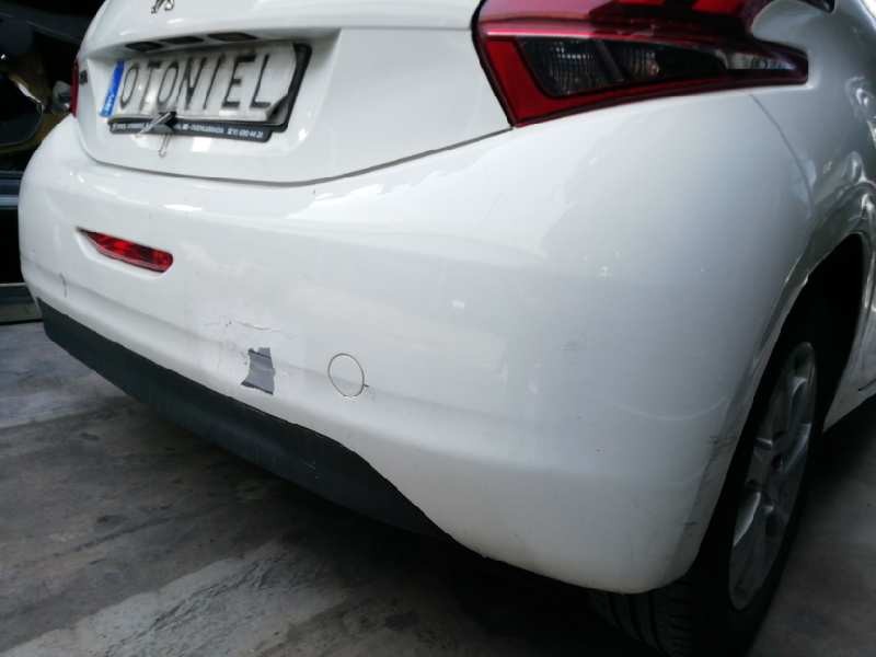 Recambio de paragolpes trasero para peugeot 208 active referencia OEM IAM 9673271377 PINTURA MAL 9673271377