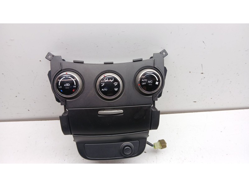 Recambio de mando climatizador para ssangyong korando limited 4x2 referencia OEM IAM 6873034101  