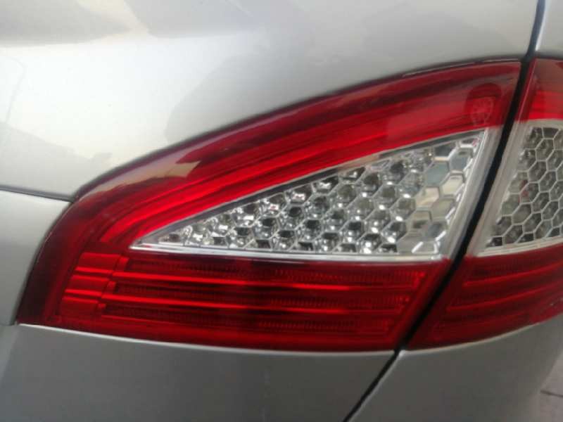 Recambio de piloto trasero derecho interior para ford mondeo ber. (ca2) ghia referencia OEM IAM   