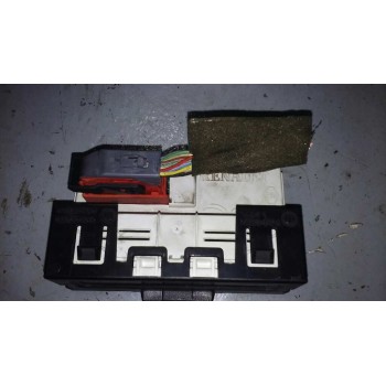 Recambio de display para renault megane ii berlina 3p confort authentique referencia OEM IAM 8200107839B  