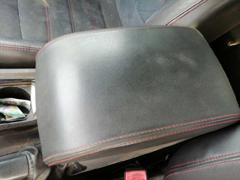 Recambio de apoyabrazos central para ford mondeo ber. (ca2) ghia referencia OEM IAM  CUERO NEGRO 