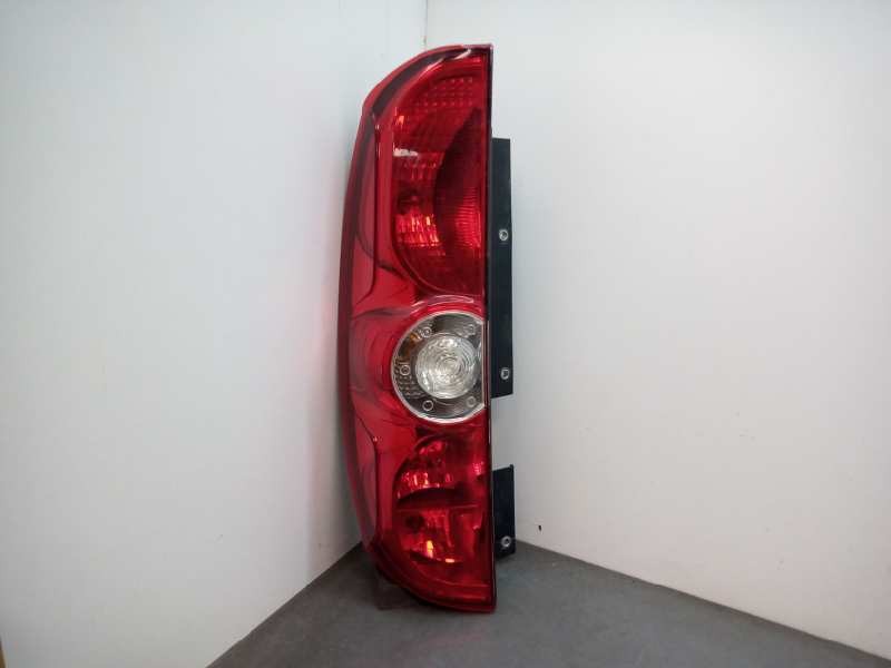 Recambio de piloto trasero izquierdo para fiat doblo 1.3 16v jtd cat referencia OEM IAM 00518106730 GOLPEADO 