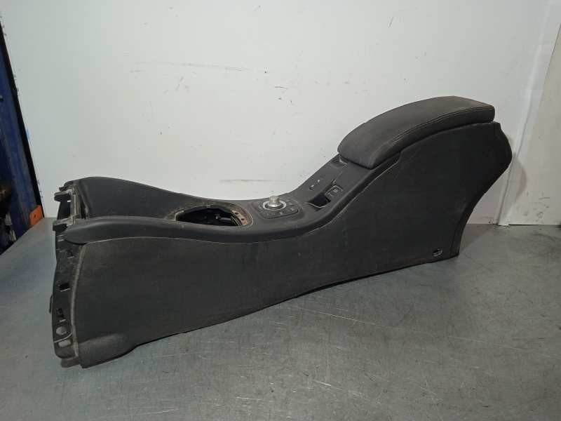 Recambio de apoyabrazos central para renault megane iii sport tourer luxe referencia OEM IAM 969100026R CONSOLA CENTRAL 