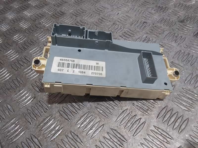 Recambio de caja reles / fusibles para alfa romeo 147 (190) 1.9 jtd cat referencia OEM IAM 46558758  