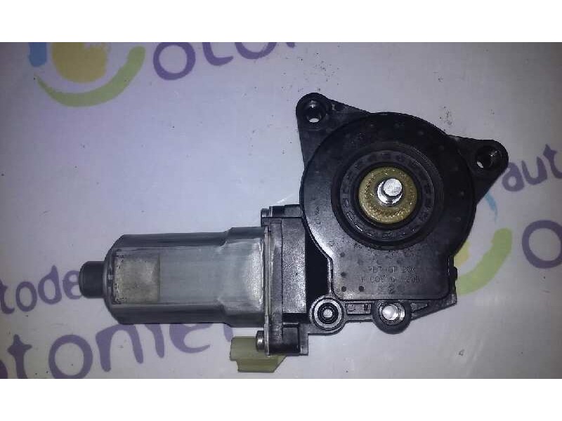 Recambio de motor elevalunas trasero izquierdo para hyundai i30 classic referencia OEM IAM 834502R000  