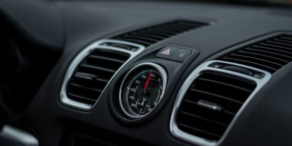 Cómo cambiar el compresor de aire acondicionado del coche