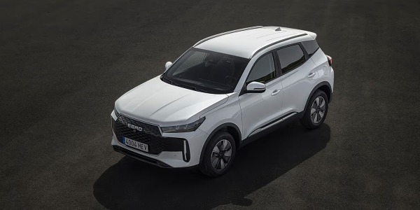 Nuevo modelo EBRO s400 híbrido en 2025