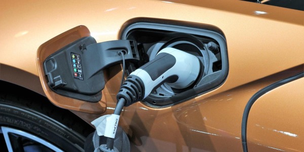 Cuál es el precio de una batería para coche eléctrico