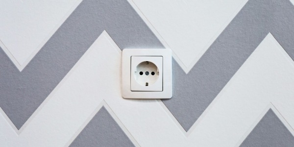 ¿Se puede cargar un coche eléctrico en un enchufe normal?